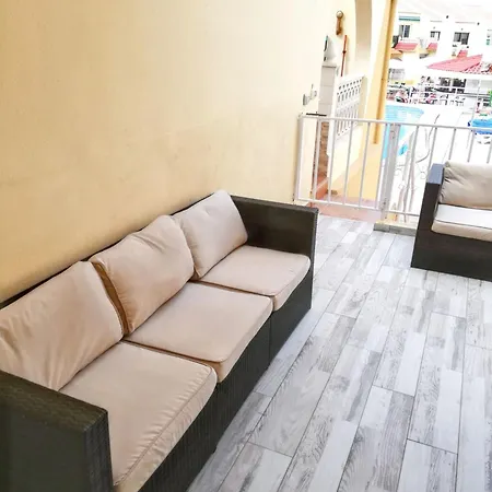 Apartment Charming Near With Pool